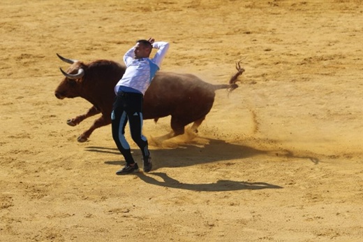 César Fernández en las capeas de Medina del Campo // De la Fuente